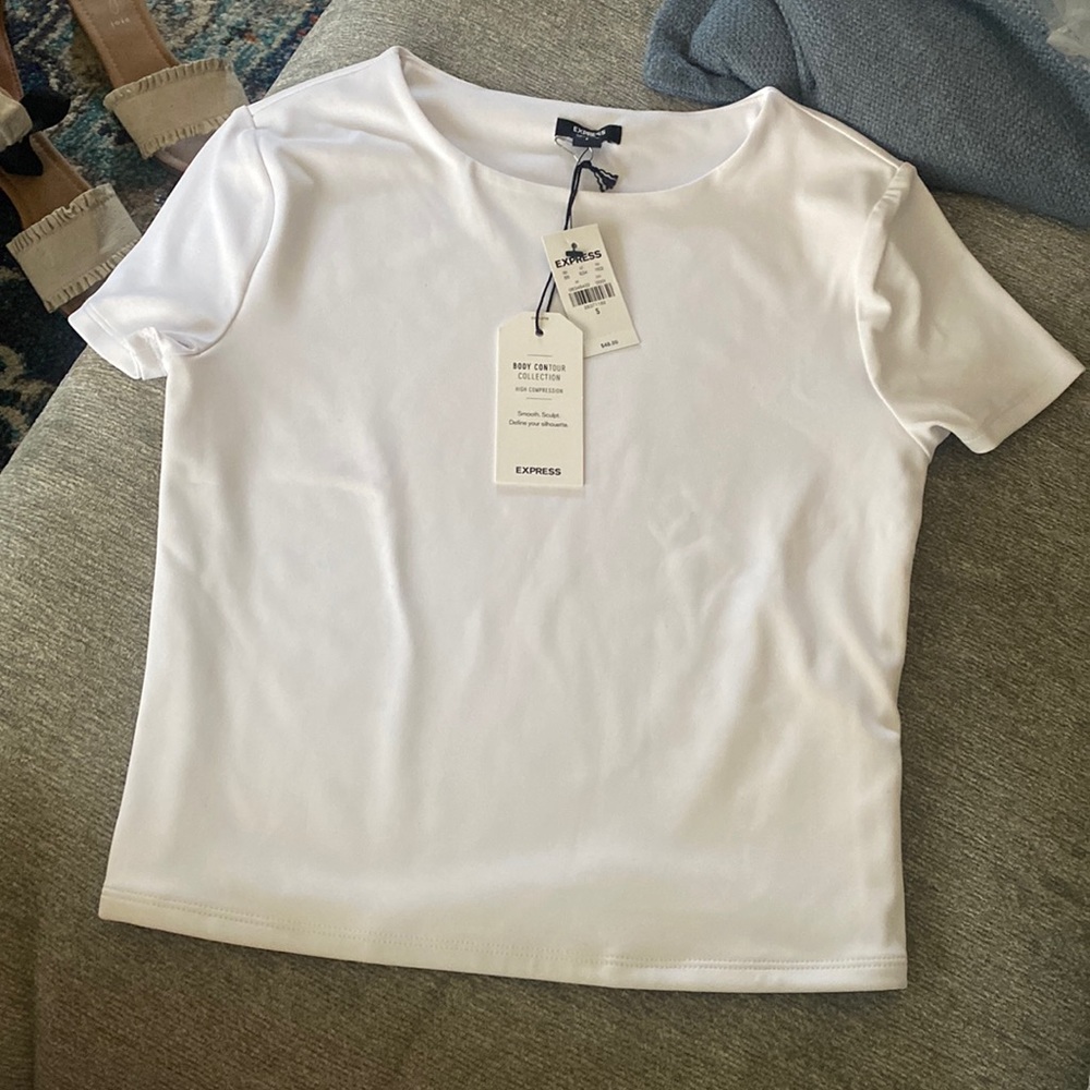 NWT! Express body contour crop top